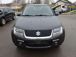 Grau Gebraucht 2011 Suzuki Grand Vitara SUV | 5.800 € (Etwas zu teuer)