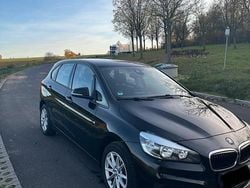 Schwarz Gebraucht 2015 BMW 218 Active Tourer Van / Kleinbus | 9.999 € (Guter Preis)