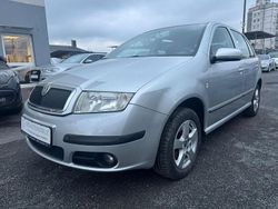 Silber Gebraucht 2006 Skoda Fabia Ambiente Kleinwagen | 5.999 €
