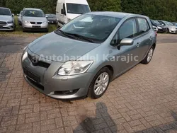 Silber Gebraucht 2009 Toyota Auris Executive Limousine | 4.990 € (Fairer Preis)