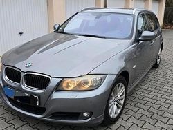Grau Gebraucht 2011 BMW 320 Kombi | 4.000 € (Guter Preis)
