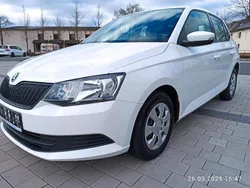 Weiß Gebraucht 2015 Skoda Fabia Active Limousine | 8.999 € (Etwas zu teuer)