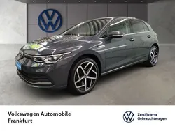 Grau Gebraucht 2020 VW Golf VIII Style Limousine | 19.750 € (Etwas zu teuer)