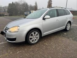 Silber Gebraucht 2009 VW Golf V Comfortline Kombi | 2.999 € (Fairer Preis)
