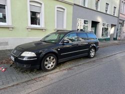 Schwarz Gebraucht 2001 VW Passat Kombi | 1.100 € (Superpreis)