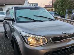Grau Gebraucht 2016 Kia Soul Edition 7 SUV | 8.200 €