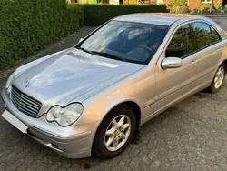 Silber Gebraucht 2004 Mercedes C220 Limousine | 3.400 € (Fairer Preis)
