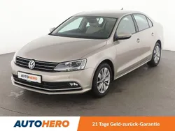 Grau Gebraucht 2016 VW Jetta Basis Limousine | 13.990 € (Teuer)