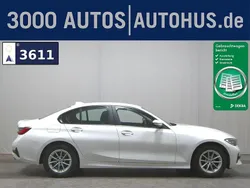 Weiss Gebraucht 2019 BMW 318 Sport Line Limousine | 20.480 € (Guter Preis)