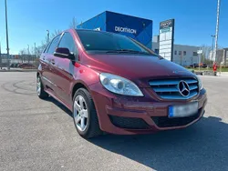 Rot Gebraucht 2009 Mercedes B180 Van / Kleinbus | 4.200 € (Fairer Preis)