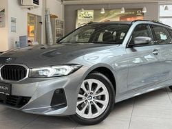 Grau Gebraucht 2023 BMW 318 Shadowline Kombi | 29.999 € (Guter Preis)