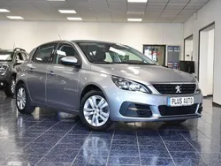Grau Gebraucht 2021 Peugeot 308 Active Limousine | 11.470 € (Superpreis)