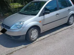 Grau Gebraucht 2004 Ford Fiesta Kleinwagen | 550 € (Guter Preis)
