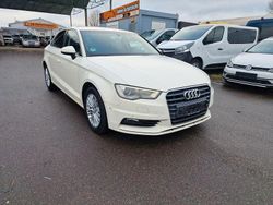 Weiß Gebraucht 2015 Audi A3 Ambiente Limousine | 11.900 € (Fairer Preis)