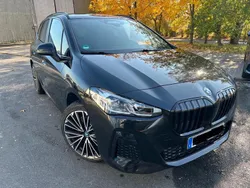 Schwarz Gebraucht 2022 BMW 230e Active Tourer Efficient Dynamics Van / Kleinbus | 39.950 €
