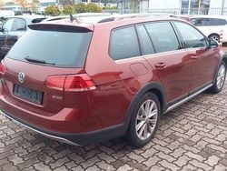 Cranberry red metallic cranberry red metallic Gebraucht 2019 VW Golf Alltrack Kombi | 24.973 € (Teuer)