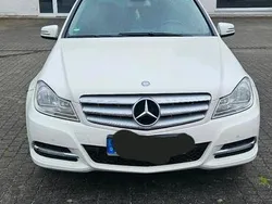 Weiß Gebraucht 2011 Mercedes C220 Limousine | 8.000 € (Fairer Preis)