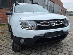 Weiß Gebraucht 2016 Dacia Duster Lauréate SUV | 9.000 € (Guter Preis)