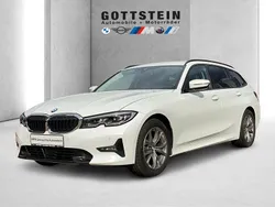 Weiß Gebraucht 2020 BMW 320 Sport Line Kombi | 22.980 € (Teuer)