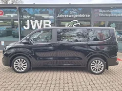 Schwarz Gebraucht 2025 Ford Tourneo Titanium Van / Kleinbus | 62.490 €
