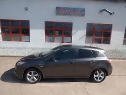 Grau Gebraucht 2012 Mazda 3 Center-Line Limousine | 8.600 € (Guter Preis)