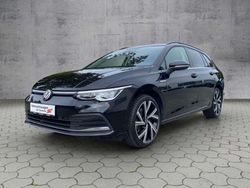 Deep black perleffekt Gebraucht 2022 VW Golf VIII Style Kombi | 21.980 € (Guter Preis)