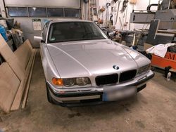 Silber Gebraucht 2001 BMW 735 Limousine | 6.500 €