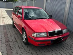Rot Gebraucht 2000 Skoda Octavia Kombi | 800 € (Guter Preis)