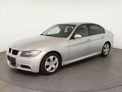 Silber Gebraucht 2008 BMW 318 Comfort Edition Limousine | 7.199 € (Etwas zu teuer)