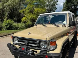 Beige Gebraucht 2001 Toyota Land Cruiser SUV | 36.500 €