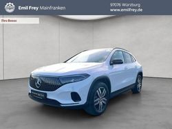 Weiß Gebraucht 2024 Mercedes EQA300 Electric Art SUV | 38.488 € (Teuer)