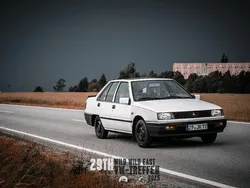 Weiß Gebraucht 1988 Mitsubishi Lancer Limousine | 2.200 €