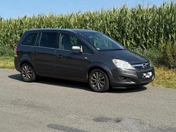 Grau Gebraucht 2025 Opel Zafira Van / Kleinbus | 3.600 € (Superpreis)