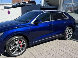 Blau Gebraucht 2018 Audi Q8 Ambiente SUV | 57.500 € (Fairer Preis)