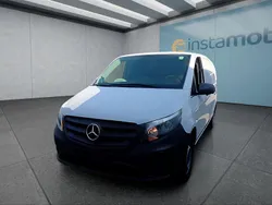 Weiß Gebraucht 2024 Mercedes Vito Van / Kleinbus | 41.449 € (Teuer)