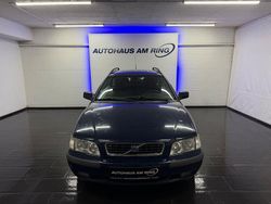 Blau Gebraucht 2003 Volvo V40 Comfort Kombi | 2.999 € (Teuer)