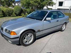 Silber Gebraucht 1995 BMW 316 Coupé | 9.999 €