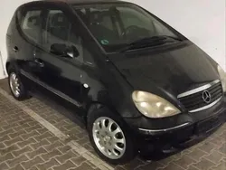Schwarz Gebraucht 2001 Mercedes A160 Classic Kleinwagen | 900 € (Guter Preis)