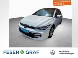 Pure white Gebraucht 2024 VW Golf VIII Life Limousine | 23.440 € (Guter Preis)