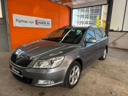 Grau Gebraucht 2012 Skoda Octavia Ambition Kombi | 6.999 € (Superpreis)
