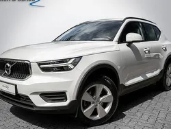Weiß Gebraucht 2021 Volvo XC40 Momentum SUV | 27.890 € (Guter Preis)