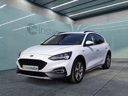 Weiß Gebraucht 2022 Ford Focus Limousine | 19.399 € (Etwas zu teuer)