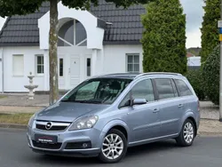 Silber Gebraucht 2006 Opel Zafira Edition+ Van / Kleinbus | 7.490 €