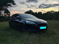 Schwarz Gebraucht 2015 Ford Focus Business Edition Kombi | 5.700 € (Guter Preis)