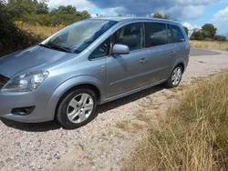 Gebraucht 2010 Opel Zafira Edition Van / Kleinbus | 6.750 € (Teuer)