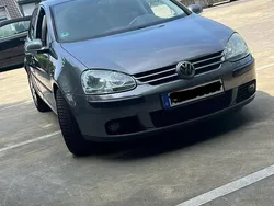 Grau Gebraucht 2006 VW Golf V Kleinwagen | 3.200 € (Etwas zu teuer)