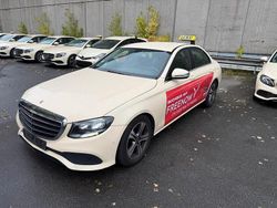 Gelb Gebraucht 2018 Mercedes E200 Limousine | 9.500 €