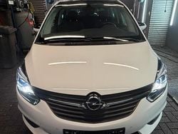 Weiß Gebraucht 2017 Opel Zafira Tourer Van / Kleinbus | 9.750 € (Guter Preis)