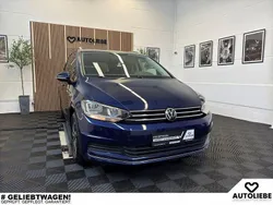Blau Gebraucht 2020 VW Touran United Van / Kleinbus | 22.950 € (Guter Preis)