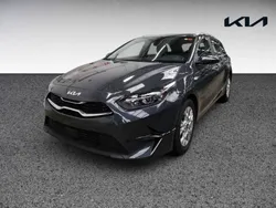 Grau Gebraucht 2024 Kia Ceed Sportswagon Comfort Kombi | 22.999 € (Superpreis)